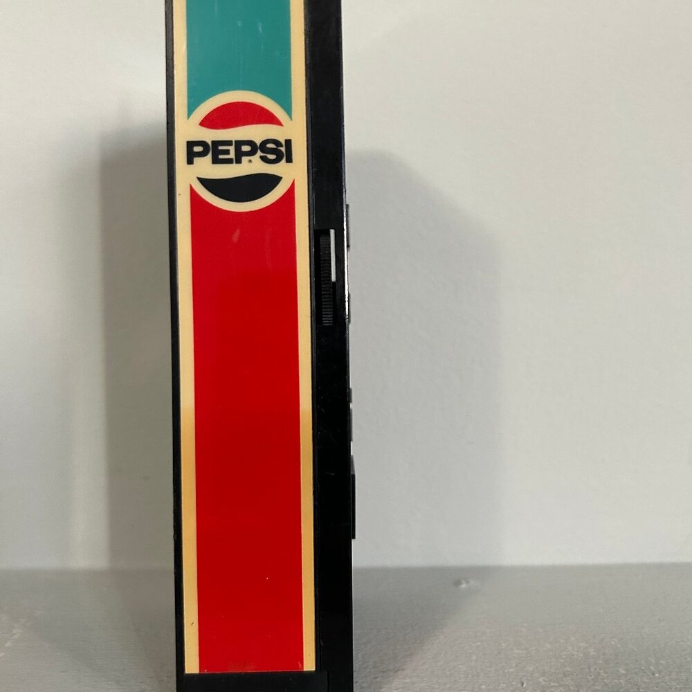 Pepsi Vending Machine 80's Mini - Picture 3 of 10